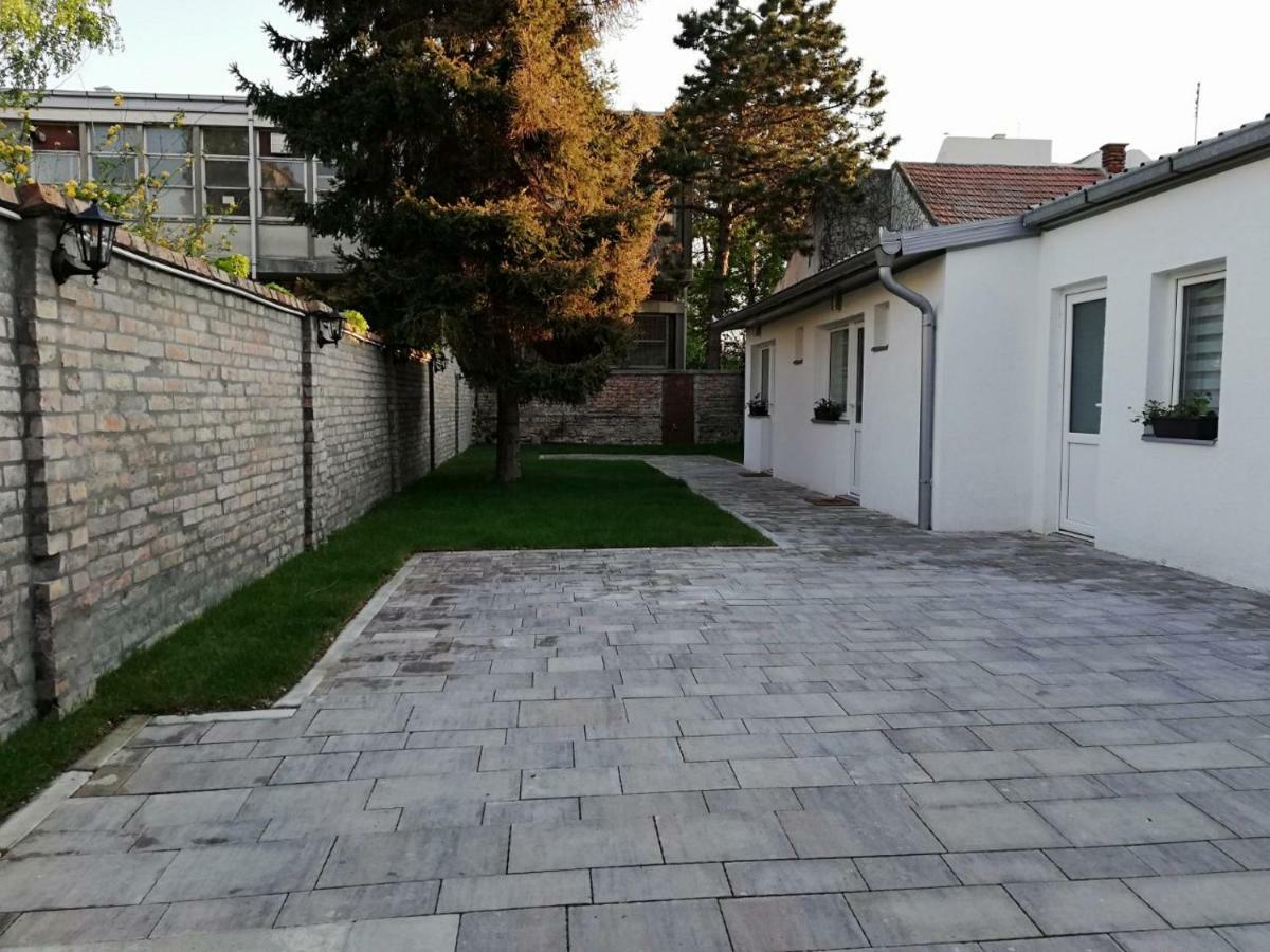 Rooms Jelena Zrenjanin Exterior photo