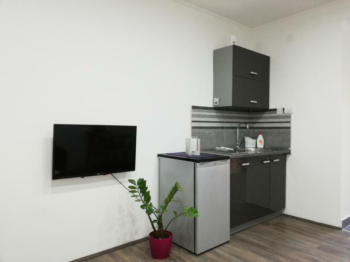 Rooms Jelena Zrenjanin Exterior photo